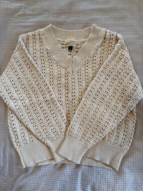 Universal Thread Cream Open-Knit V-Neck Sweater